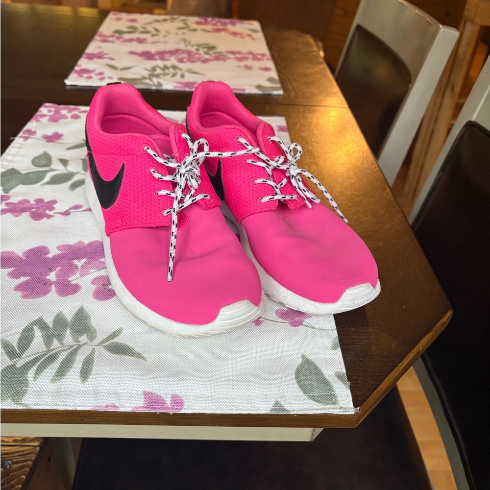 Nike Roshe Run GS